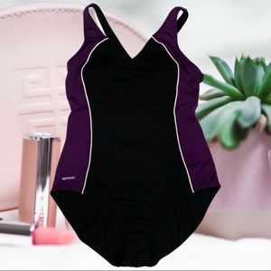SPEEDO super cute one piece. Excellent quality swimsuit with Built in br…